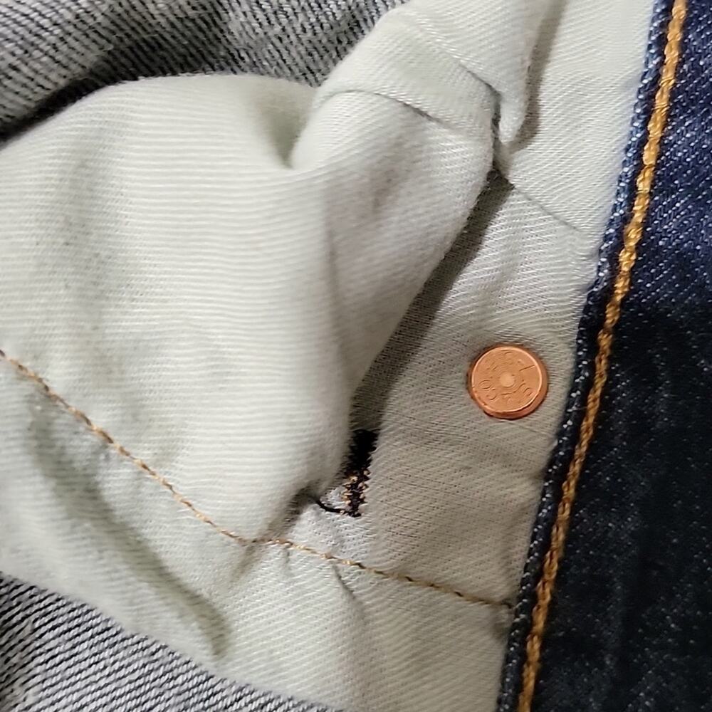501 Levis - Picture 4 of 6